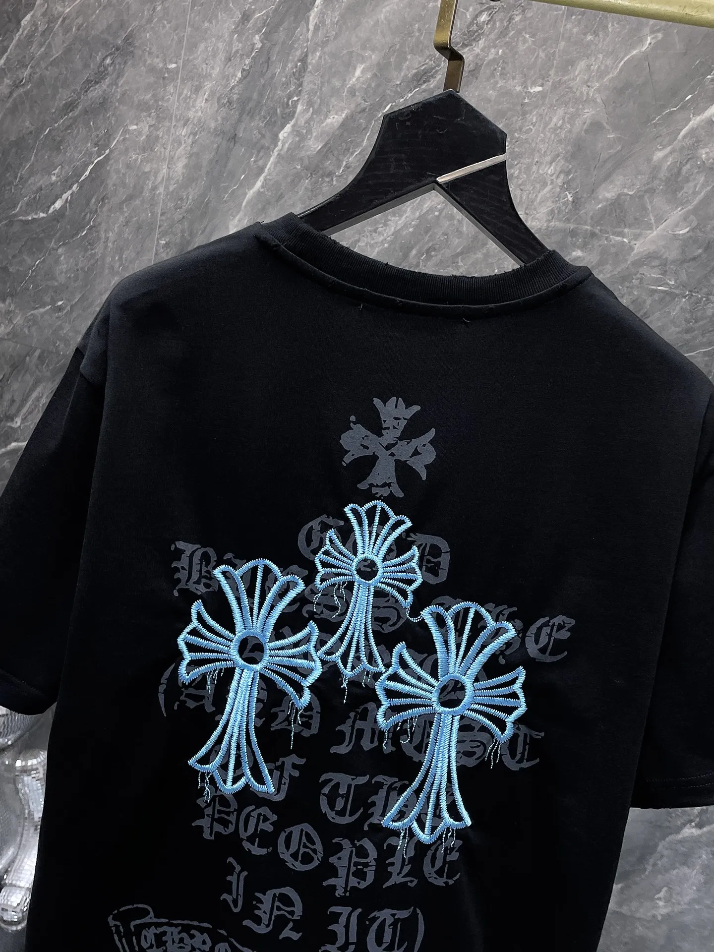 P150 New for summer Chrome Hearts 25ss silicone lettering film version High gram weight environmentally friendly high-quality top-grade fabric 280g Heavy cross embroidery hand-made frayed short sleeves Counter synchronization 1:1 replica version Recommended color: black white Size: S, M, L, XL